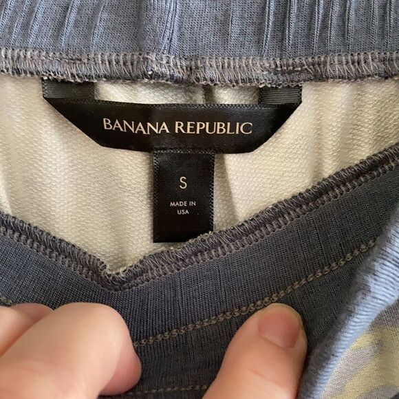 Banana Republic Camo Jogger - Picture 5 of 8